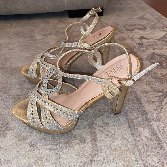 WORN ONCE Women’s heels champagne colored (size 9) - Picture 2 of 5